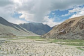 Ladakh - the road to Pangkong lake 